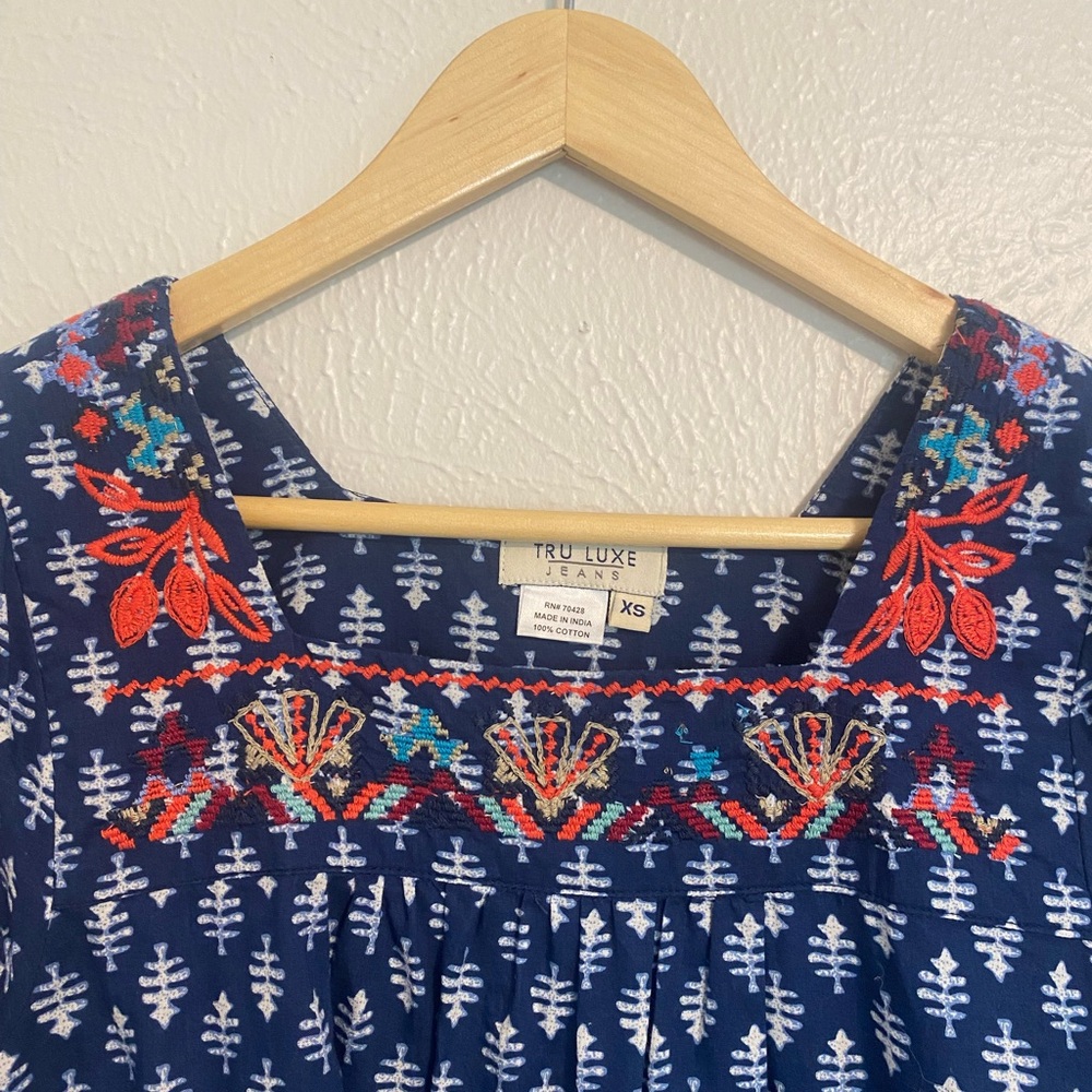 100%Cotton Flutter Sleeve Embroidered Blue Blouse - Picture 5 of 8
